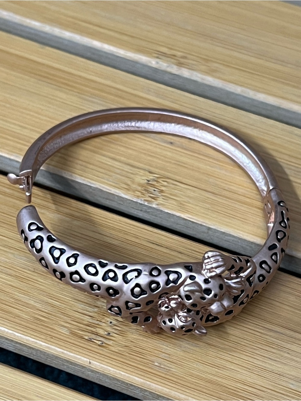 Vintage Rose Gold Leopard Head Hinged Bangle Bracelet